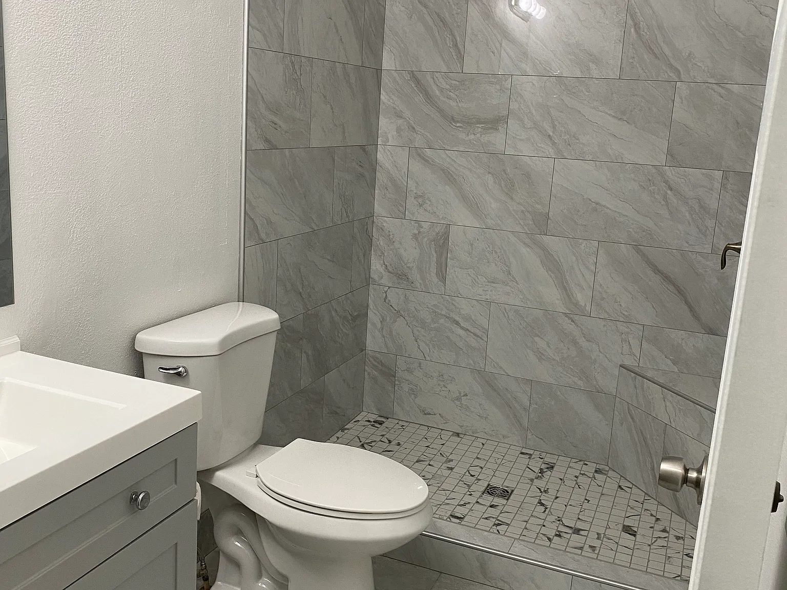 3 bed, 1500 sqft, $2,100 — Photo 4