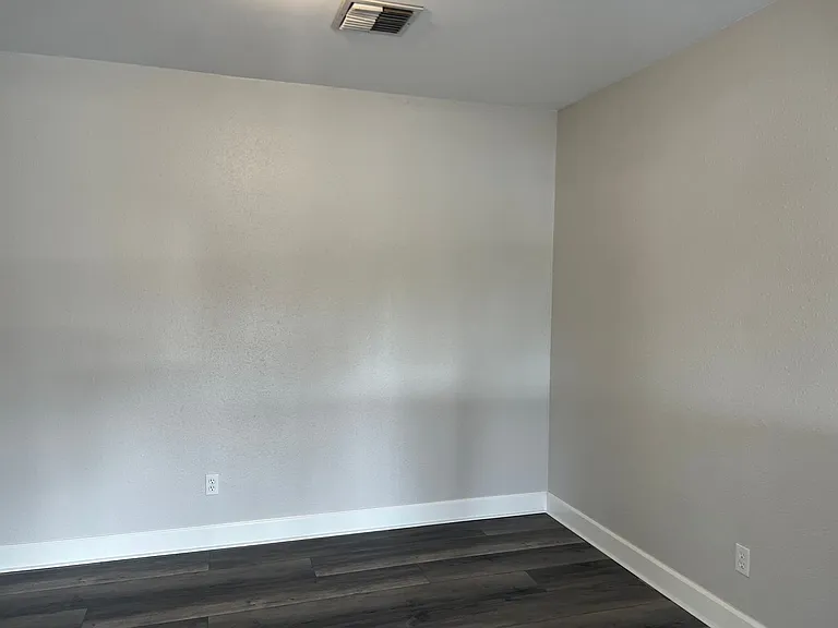 2111 State Ave NE — Photo 11