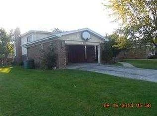 734 Barberry Rd, Highland Park, IL 60035