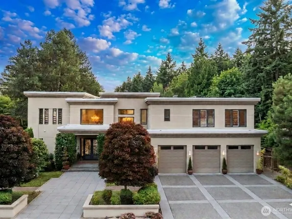 2 Crescent Key SE, Bellevue, WA 98006