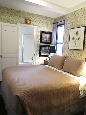 Rented by Siderow Residential Group | media 9