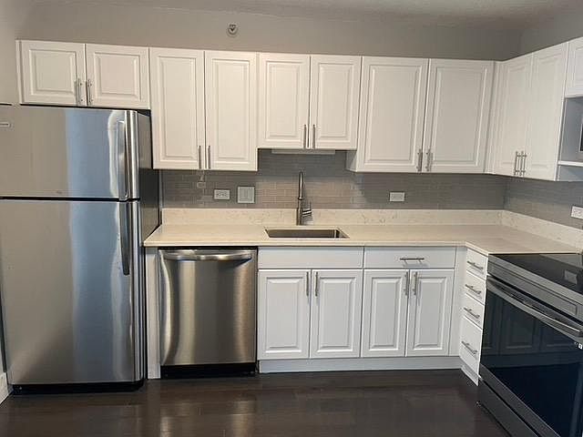 1st image of 801 S Plymouth Ct #1411