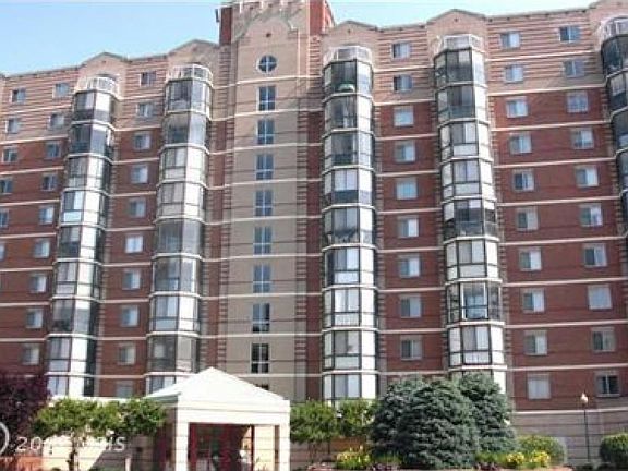 3rd image of 24 Courthouse Sq APT 204