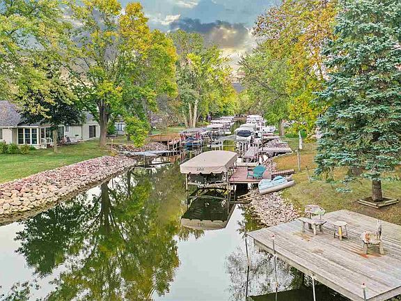 5th image of 1112 Joy Loy Ln
