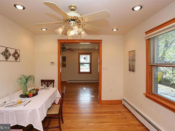 5th image of 104 Chestnut Ln
