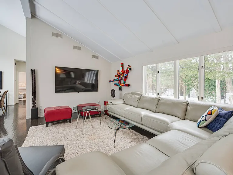 14 Rose Hill Rd — Photo 5