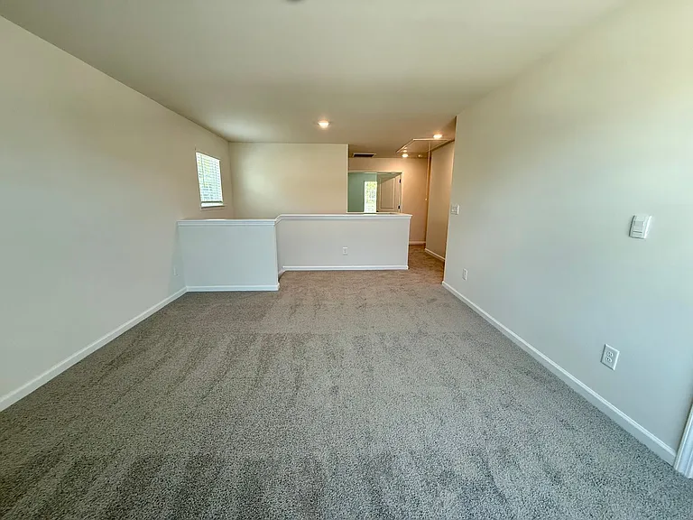 1608 Secrest Commons Dr — Photo 15