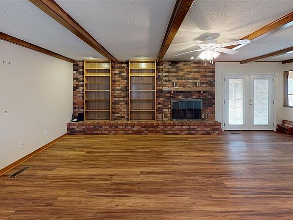 3rd image of 3305 Cheyenne Dr