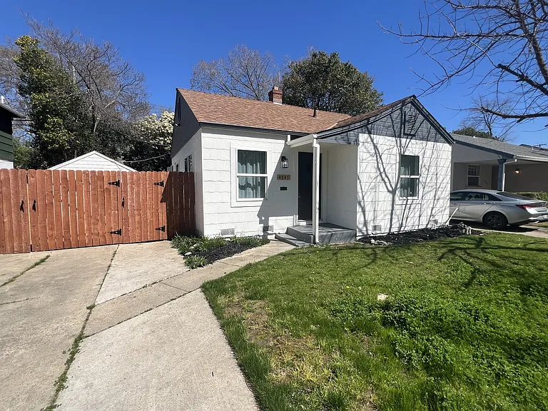 4541 V St — Photo 1