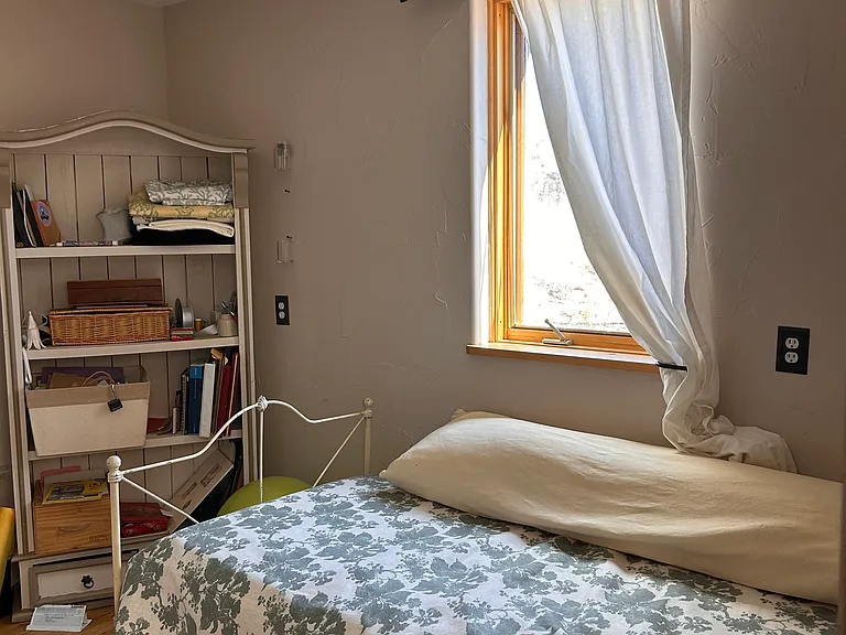 Twin Guest room with folding desk
