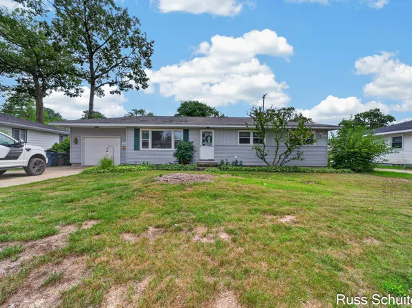 1501 Greenwich Rd, Muskegon, MI 49441