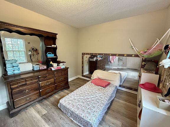 5th image of 368 Hunting Green Dr #1