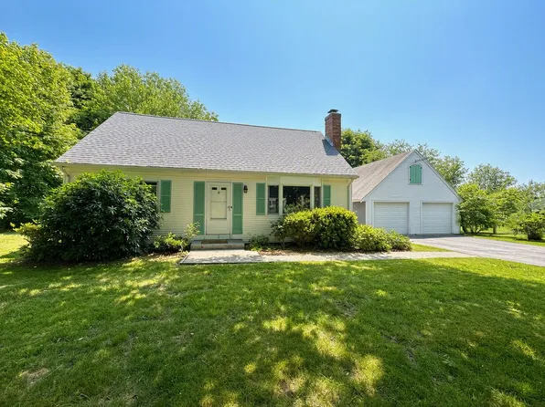 5 Barton Ln, Middletown, RI 02842