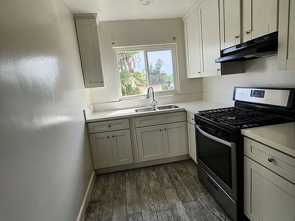 4th image of 1421 N Mansfield Ave APT 11