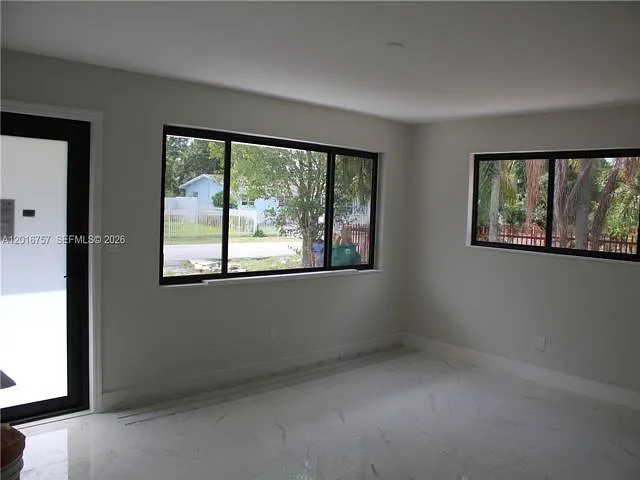 18815 NW 42nd Pl — Photo 2