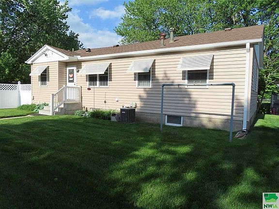 4th image of 2901 S Coral St