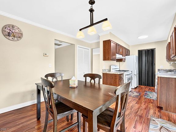 3rd image of 116 Chatham Way