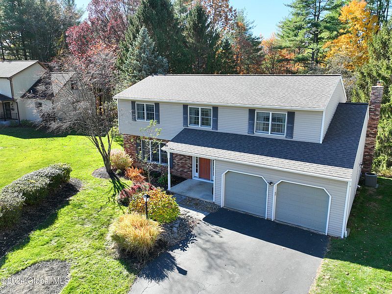 4th image of 44 Grantwood Road
