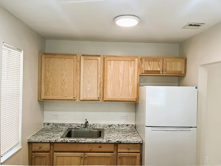 6144 SW 35th St #3 — Photo 5