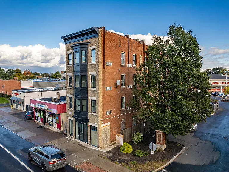 1252 Main St #1S — Photo 3