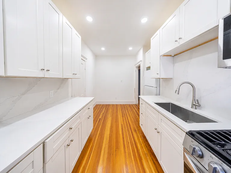 238 S Huntington Ave #10 — Photo 11