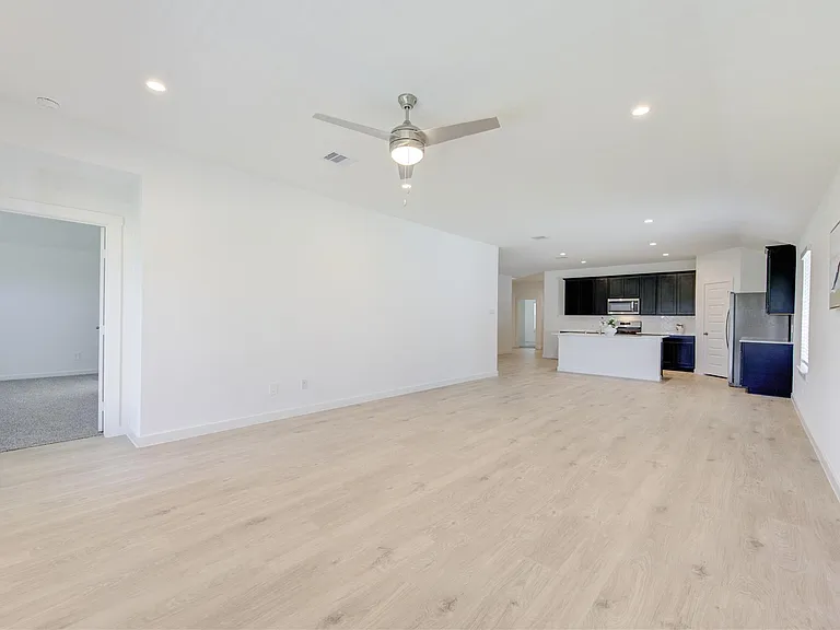 8038 Tropea Dr — Photo 24
