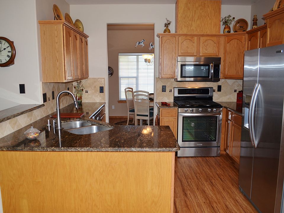 1st image of 8903 W Canyon Ave