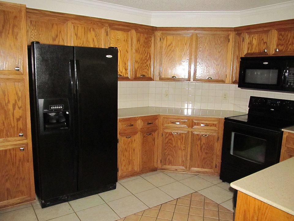1st image of 2712 Huckleberry Dr