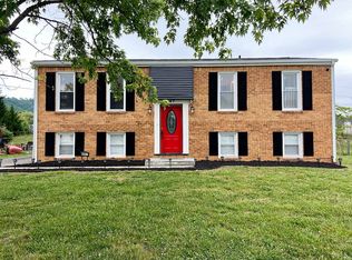 447 Stoneacres Dr, Vinton, VA 24179