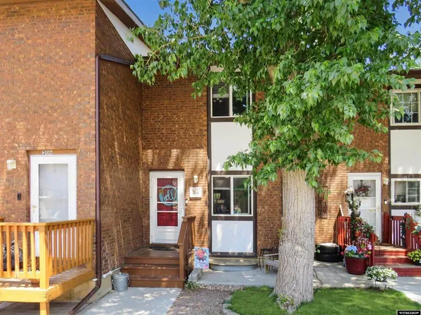 204 Cheyenne Dr, Evanston, WY 82930