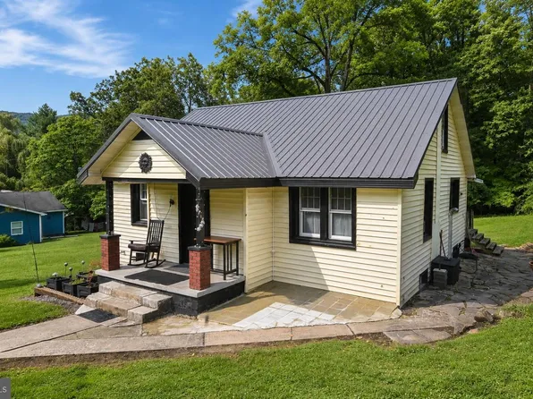 16 Virginia Ave, Bloomington, MD 21523