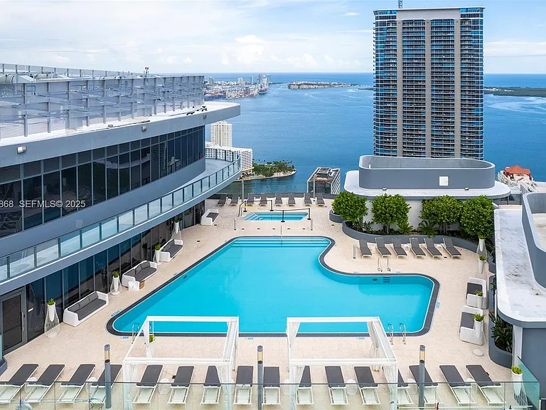 1000 Brickell Plz #Penthouse 5307 — Photo 33