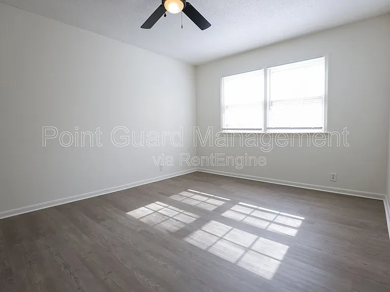 2922 N 54th St — Photo 28