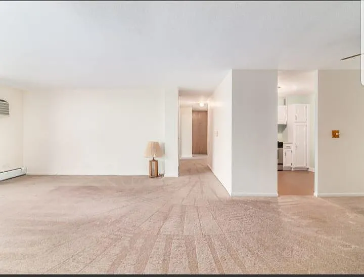 2201 S Stewart Ave — Photo 2