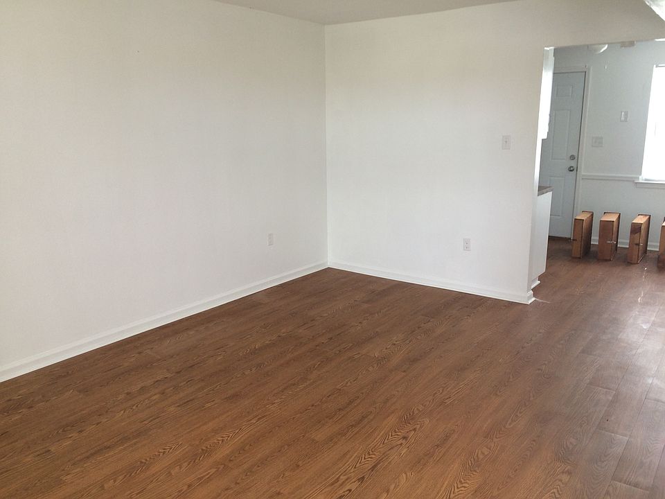 2nd image of 2621 Idlewild Blvd NE
