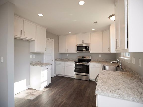 3rd image of 2808 Trailwood Lane Blvd