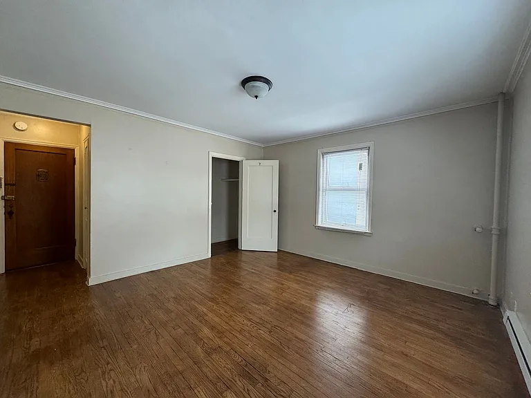 Spacious Units in a Vintage Brick Building- Walk to Seattle Center, Shops,and Restaurants! — Photo 19