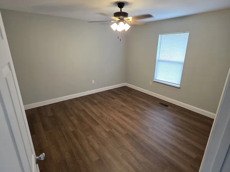 1752 Kings Hill Rd — Photo 4