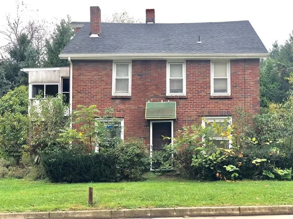 2889 Mercer Rd, New Castle, PA 16105