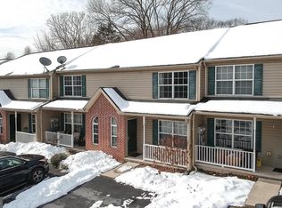 29 Petersburg Ln, Duncannon, PA 17020