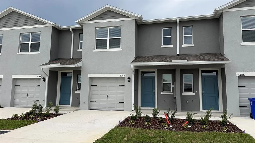 3 bed, 2.5 bath, 1464 sqft, $1,995 — Photo 1