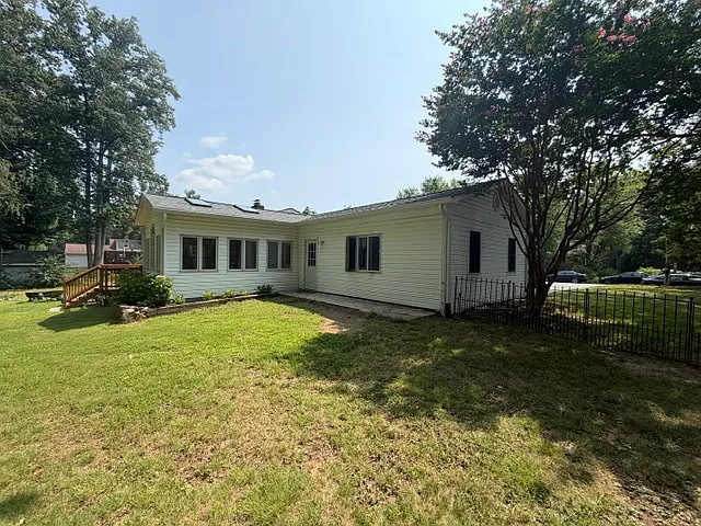 4 bed, 1859 sqft, $2,800 — Photo 3