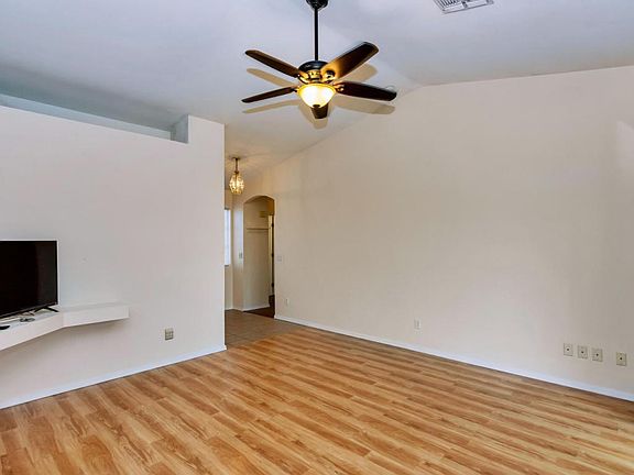 8423 W Berkeley Rd-large-005-10-Main Liv