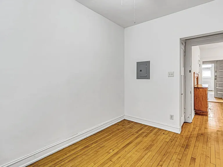823 E Johnson St #4 — Photo 6