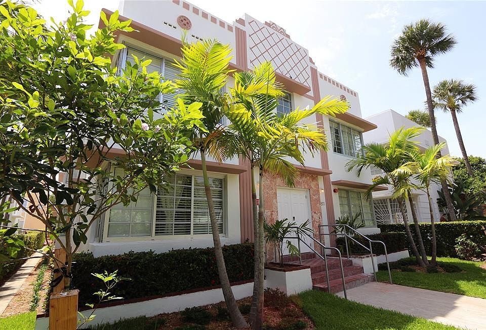 1st image of 811 Jefferson Avenue #102