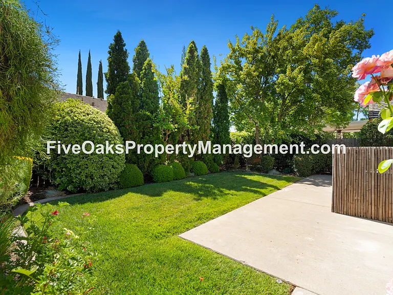 885 Rathbone Cir — Photo 18