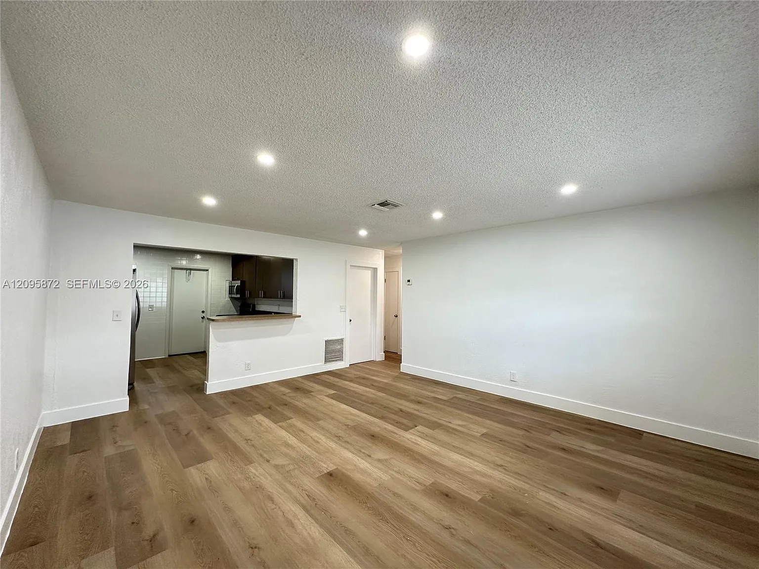 Town Of Hallandale B-13 — Photo 1