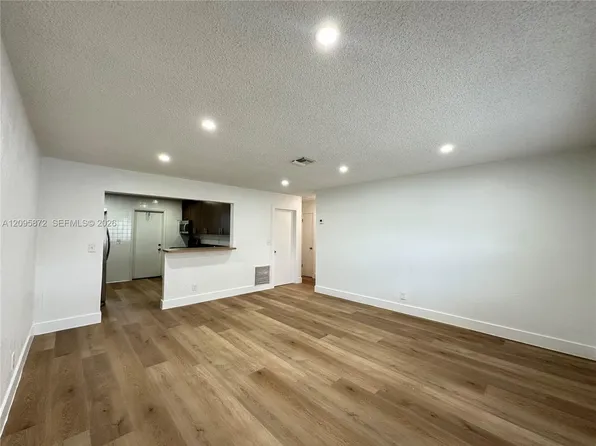 124 NW 2nd Ave APT A, Hallandale, FL 33009