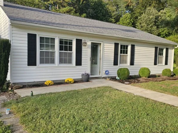 6577 Hickory Fork Rd, Hayes, VA 23072