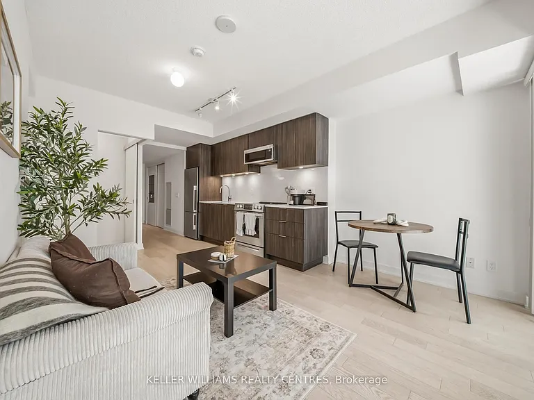 25 Richmond St E #704 — Photo 13